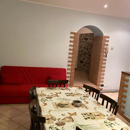 Borgo Antico House 切尔诺比奥